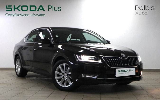 Skoda Superb cena 79900 przebieg: 106000, rok produkcji 2019 z Olsztyn małe 232